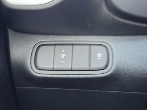Used 2026 Hyundai Venue SEL FWD image 23