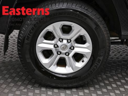 Used 2015 Toyota 4Runner SR5 AWD/4WD image 30