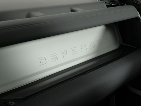 Used 2023 Land Rover Defender 110 S AWD/4WD image 44