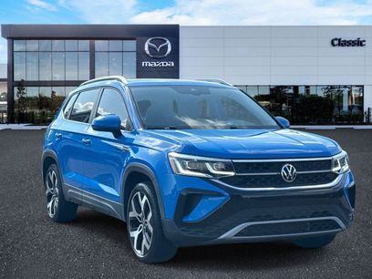 Used 2022 Volkswagen Taos SEL w/ Panoramic Sunroof Package