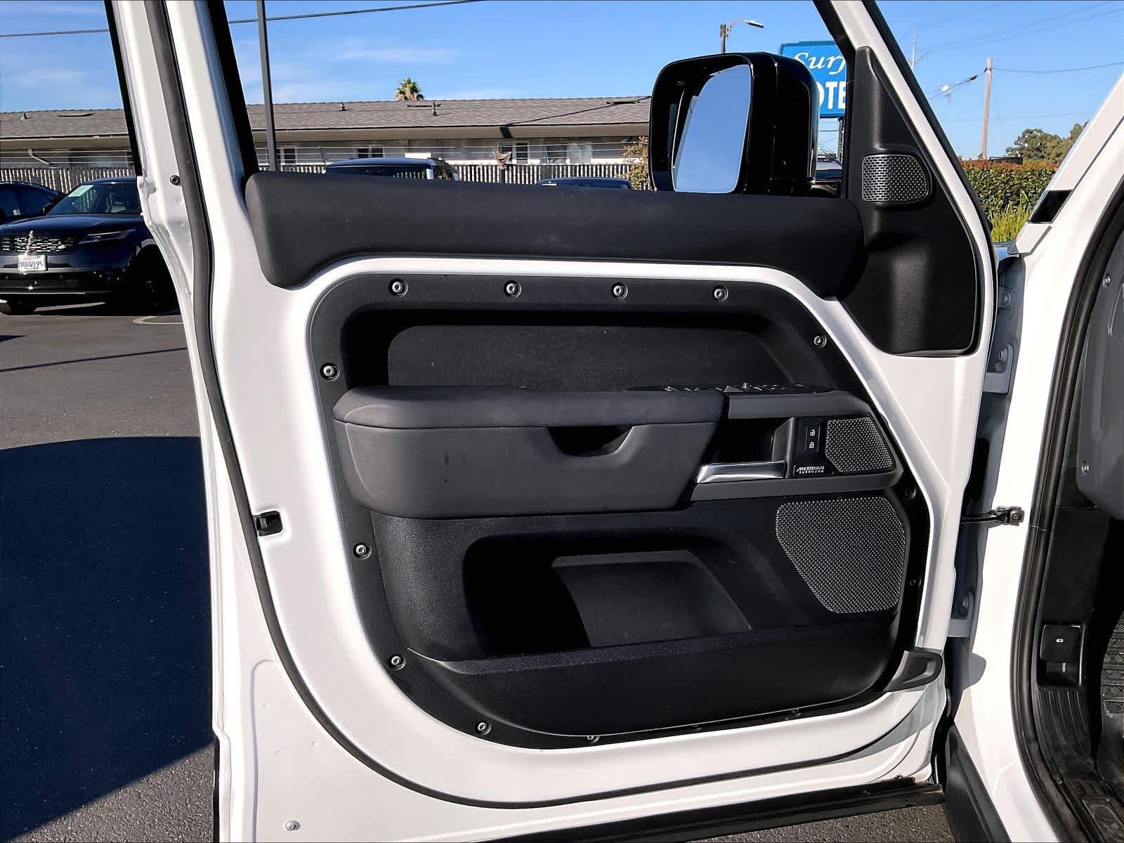 Used 2024 Land Rover Defender 110 X-Dynamic SE AWD/4WD image 23