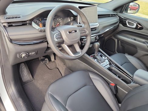 New 2026 Jeep Compass Limited image 18