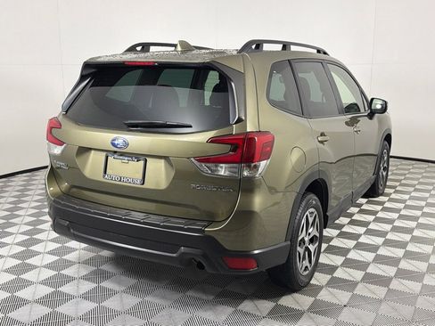Used 2023 Subaru Forester Premium AWD/4WD image 5