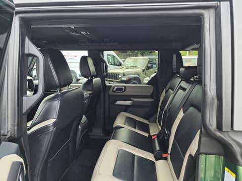 Used 2023 Ford Bronco Wildtrak image 19