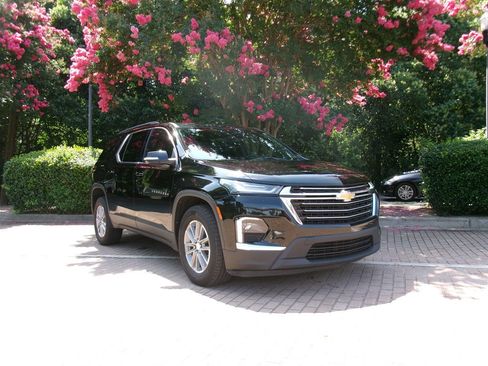 Used 2022 Chevrolet Traverse LT w/ LPO, Floor Liner Package AWD/4WD image 3