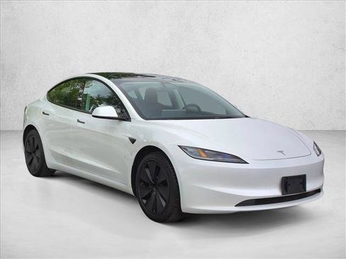 Used 2025 Tesla Model 3 Long Range RWD image 3