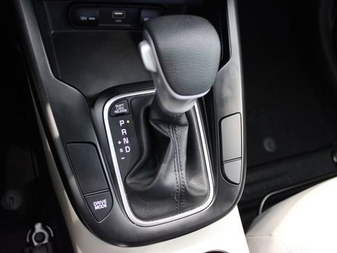Used 2025 Kia Soul LX FWD image 17