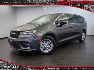 Used 2023 Chrysler Pacifica Touring-L FWD video 1