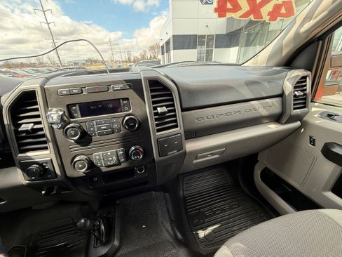 Used 2017 Ford F350 XL w/ Power Equipment Group AWD/4WD image 9