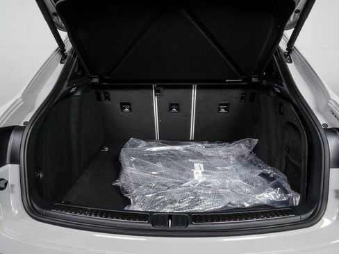 New 2026 Porsche Macan S image 32