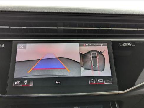 Used 2022 Audi Q8 Premium Plus w/ Premium Plus Package image 35