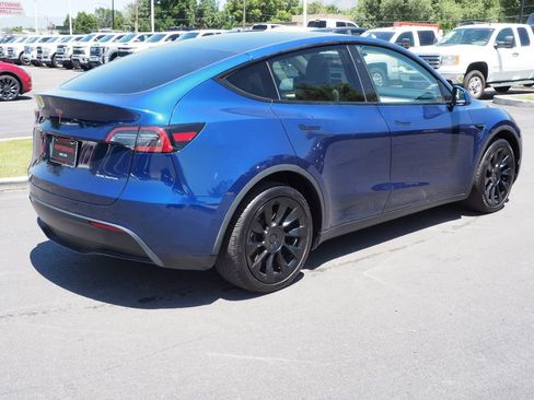 Used 2024 Tesla Model Y Long Range AWD/4WD image 7