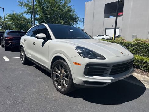 Certified 2023 Porsche Cayenne S image 1