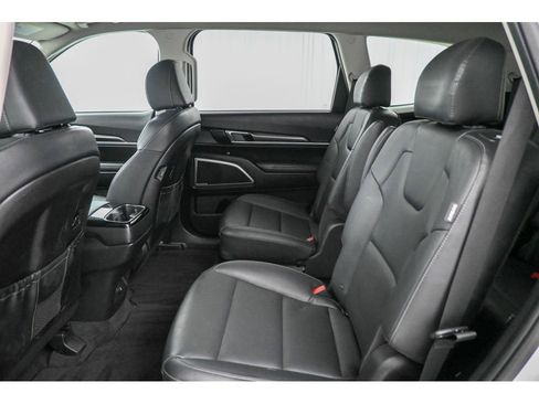 Used 2024 Kia Telluride S image 17
