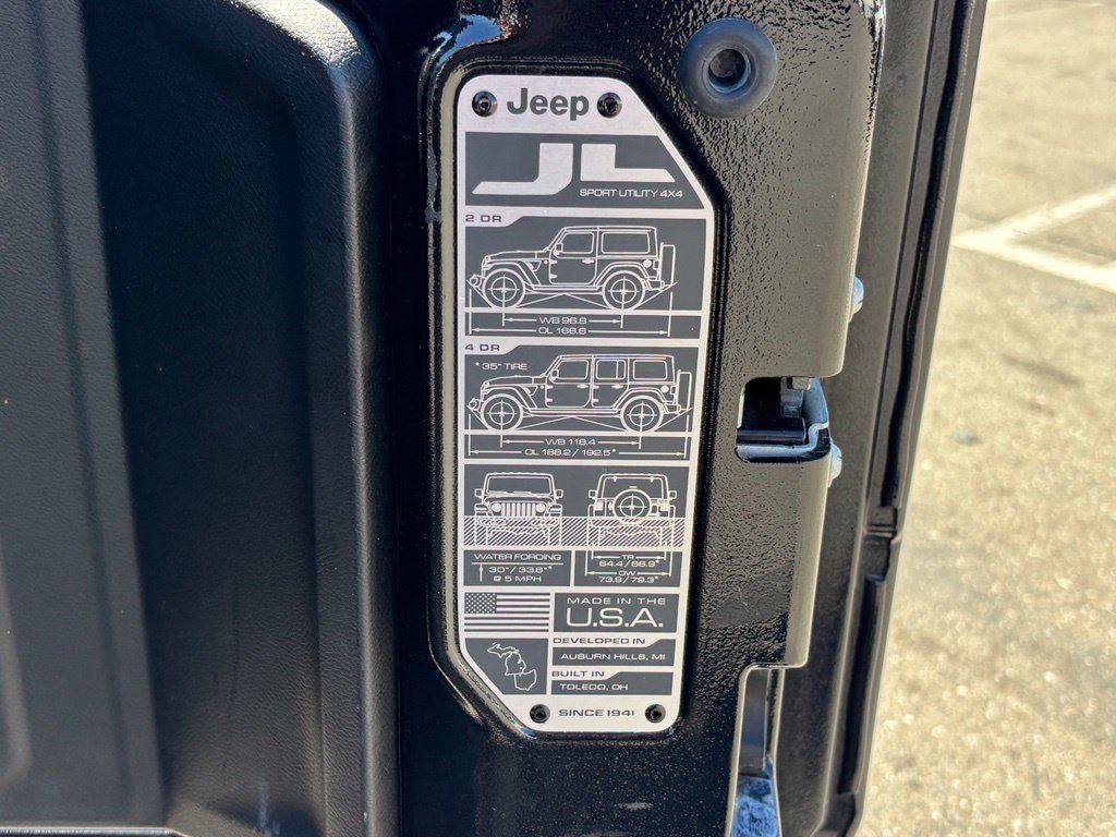 Certified 2023 Jeep Wrangler Unlimited Sahara w/ Cold Weather Group AWD/4WD image 23