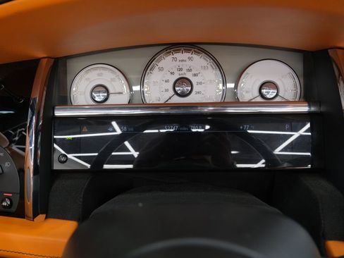 Used 2018 Rolls-Royce Dawn image 42