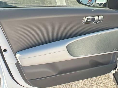 Used 2023 Hyundai Ioniq 6 Limited image 16