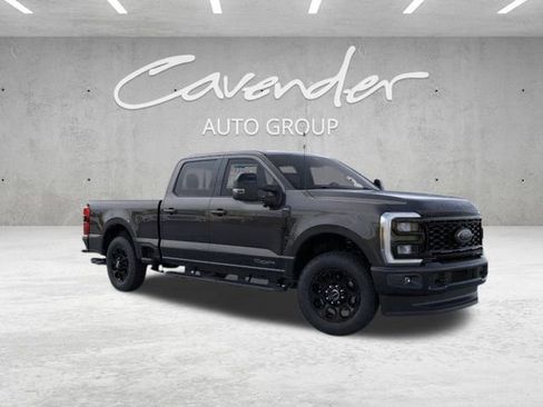 New 2026 Ford F250 Lariat w/ Black Appearance Package image 7