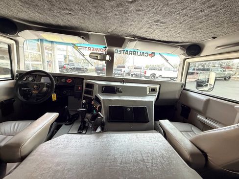 Used 1995 HUMMER H1 4-Door Wagon image 27