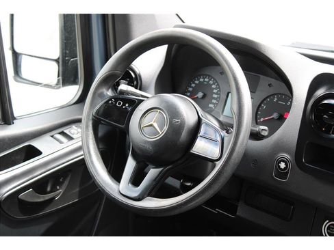 Used 2019 Mercedes-Benz Sprinter 170 image 16