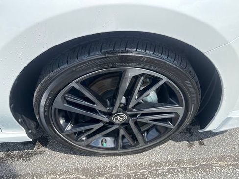 Used 2025 Toyota Camry XSE FWD image 13