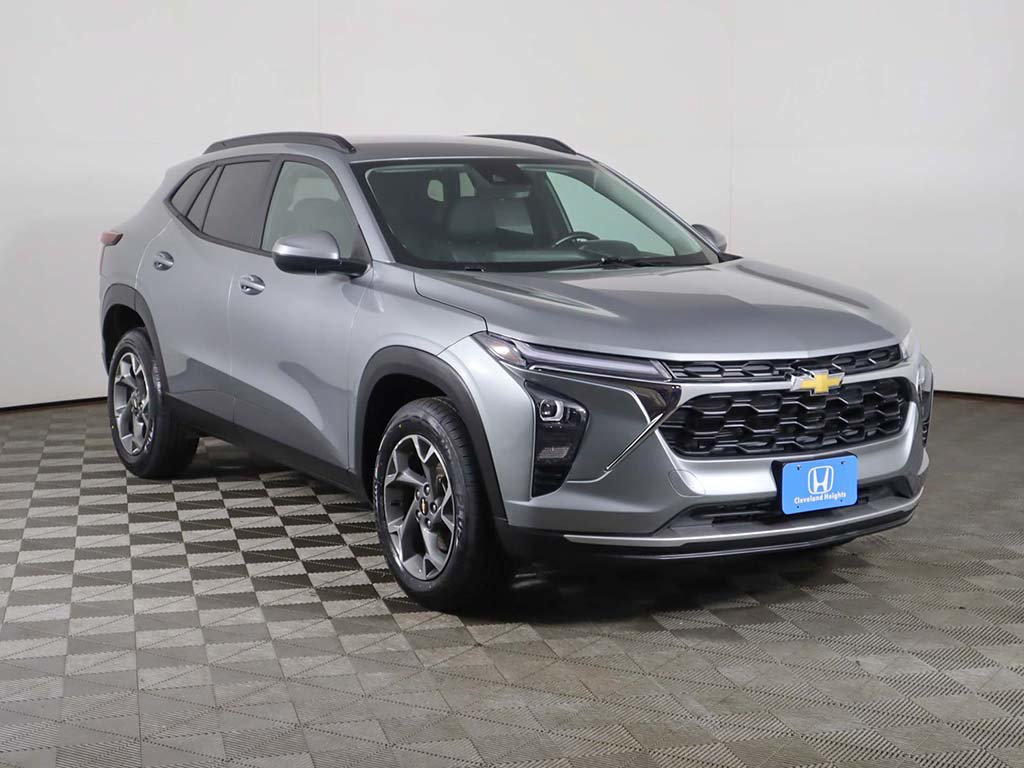 Used 2024 Chevrolet Trax LT w/ LT Convenience Package FWD image 49