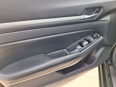 Used 2025 Nissan Altima 2.5 SL image 33