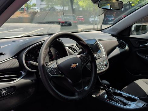Used 2024 Chevrolet Malibu LT FWD image 9
