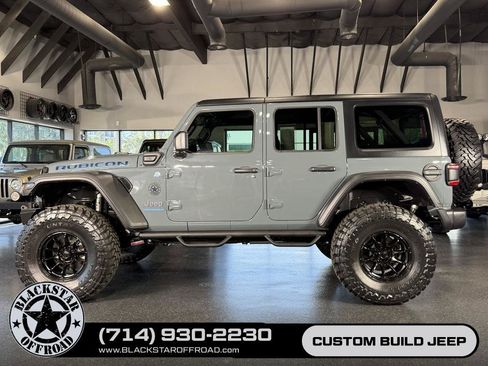 Used 2025 Jeep Wrangler Unlimited Rubicon 4xe w/ Convenience Group AWD/4WD image 9