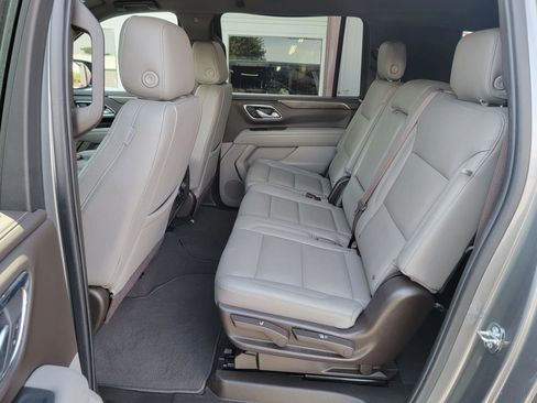 Used 2022 Chevrolet Suburban LS w/ Driver Alert Package AWD/4WD image 12