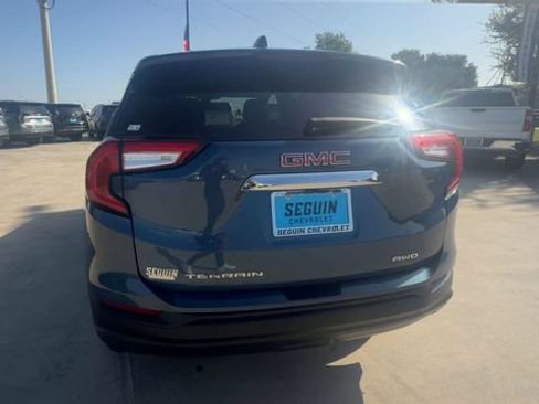 Certified 2024 GMC Terrain SLE AWD/4WD image 7