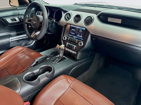 Used 2015 Ford Mustang Premium image 36