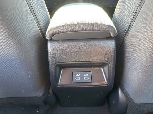 Used 2025 Toyota Corolla LE image 17