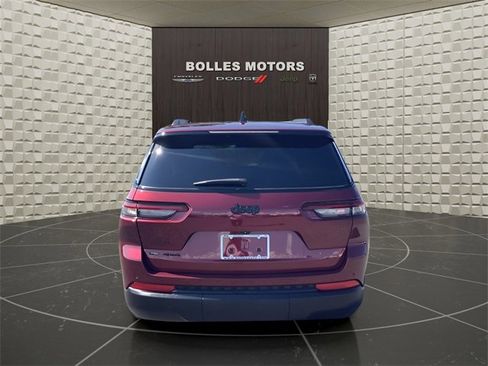 Certified 2022 Jeep Grand Cherokee L Altitude image 7