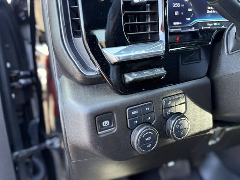 Used 2024 Chevrolet Silverado 2500 High Country w/ Midnight Edition AWD/4WD image 19