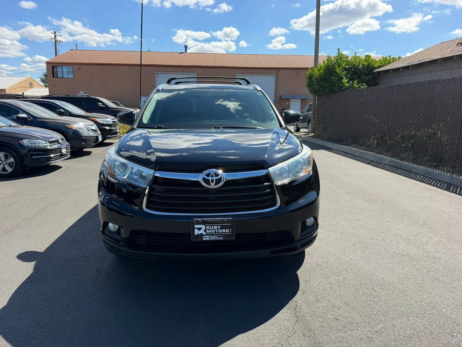 Used 2015 Toyota Highlander XLE AWD/4WD image 2