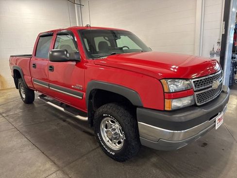 Used 2005 Chevrolet Silverado 2500 LS w/ Heavy-Duty Power Package image 3