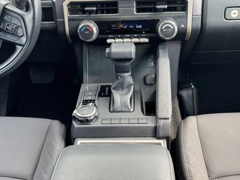 Used 2025 Toyota Tacoma SR5 AWD/4WD image 21