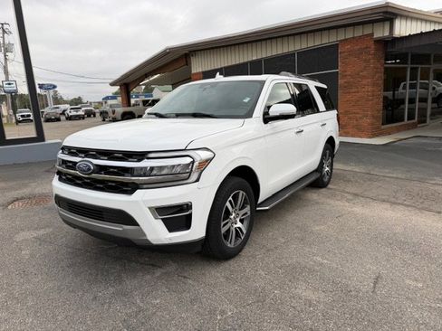 Used 2023 Ford Expedition Limited RWD image 2