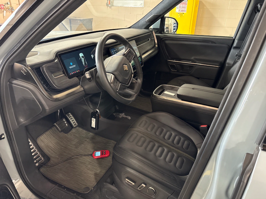 Used 2023 Rivian R1S Launch Edition Quad AWD/4WD image 6