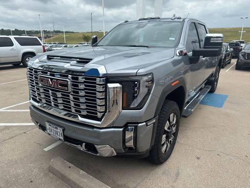 Used 2025 GMC Sierra 2500 Denali w/ Technology Package image 1
