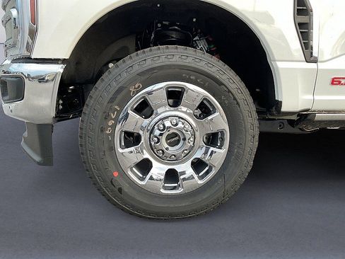 New 2026 Ford F250 Lariat w/ Lariat Ultimate Package image 9