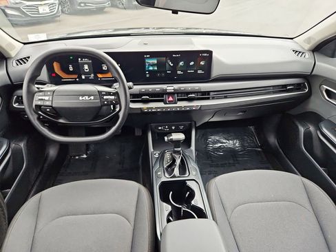 Used 2025 Kia K4 LXS image 9
