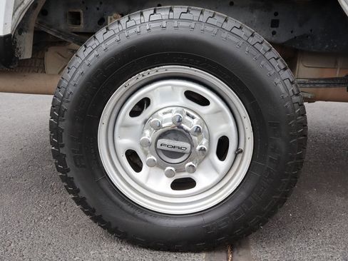 Used 2019 Ford F250 XL w/ Power Equipment Group AWD/4WD image 42