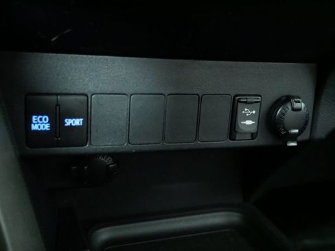 Used 2017 Toyota RAV4 XLE w/ All Weather Liner Package AWD/4WD image 32