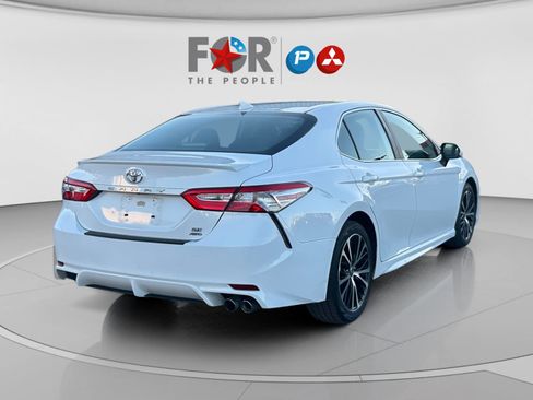 Used 2020 Toyota Camry SE w/ Cold Weather Package image 5