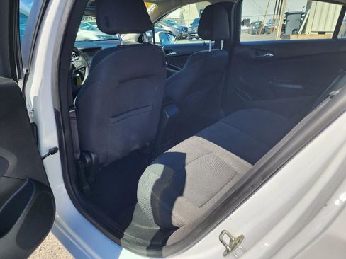 Used 2017 Chevrolet Cruze LT FWD image 21