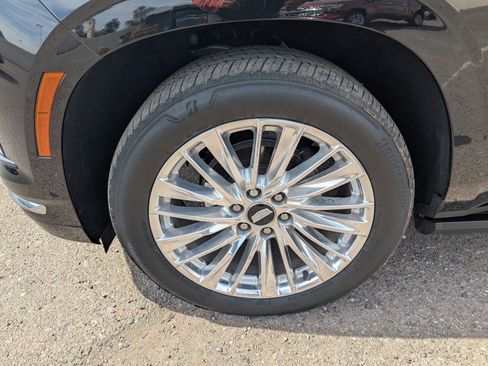 Certified 2025 Cadillac Escalade Premium Luxury w/ Touring Package image 8