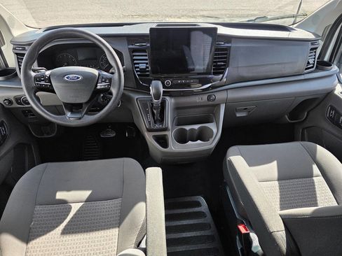 Used 2023 Ford Transit 350 XLT image 8