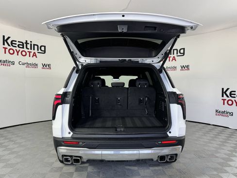 Used 2026 Chevrolet Traverse LT w/ Driver Confidence Package FWD image 19